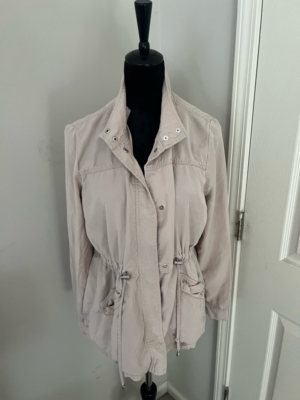 Banana Republic Light Beige Utility Jacket with Drawstring Waist, size S